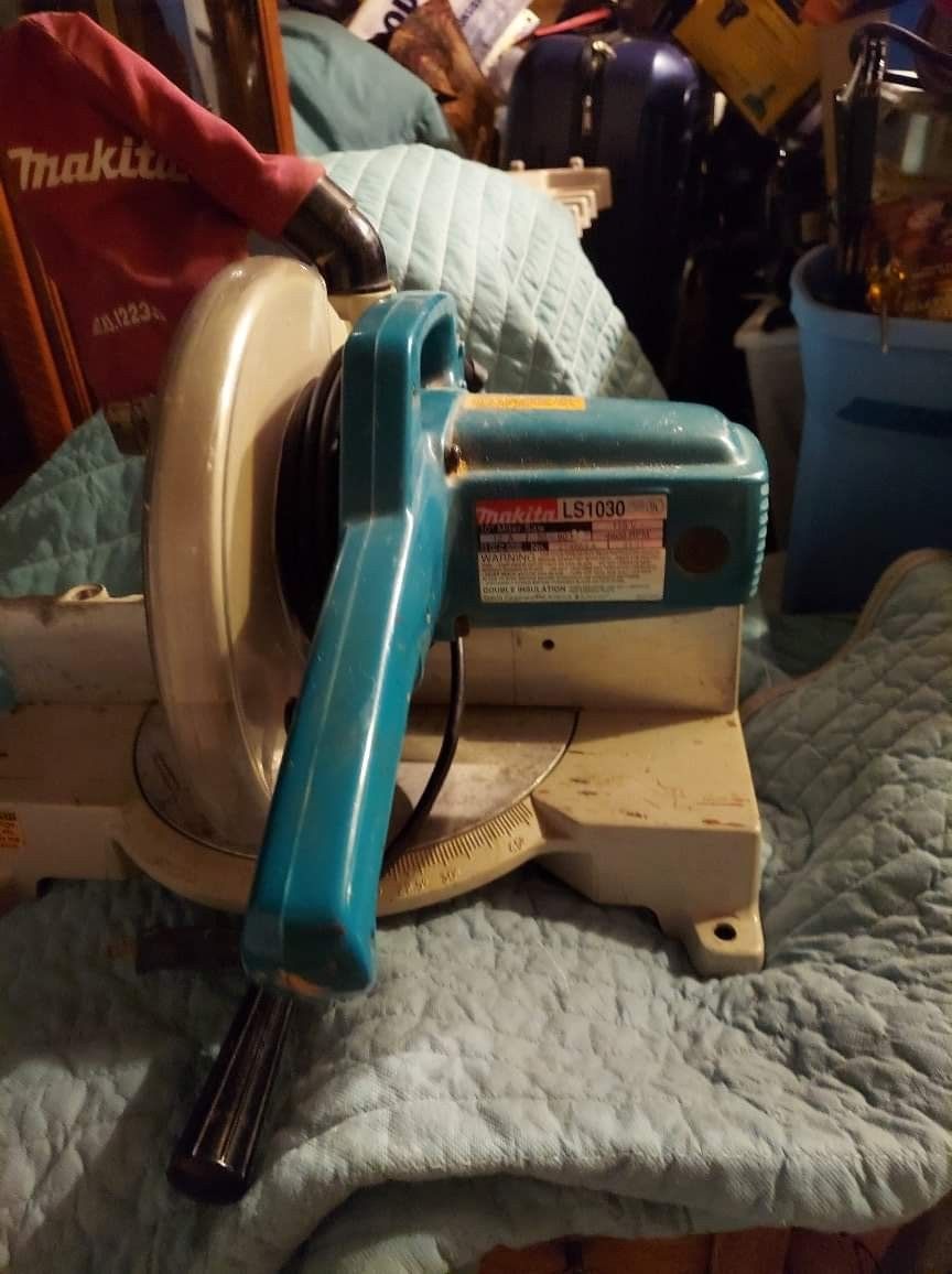 Makita LS1030 Miter Saw