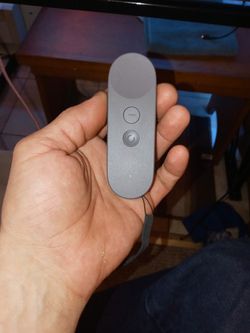 Google Daydream 2 VR Headset W/Remote. Excellent Quality Thumbnail