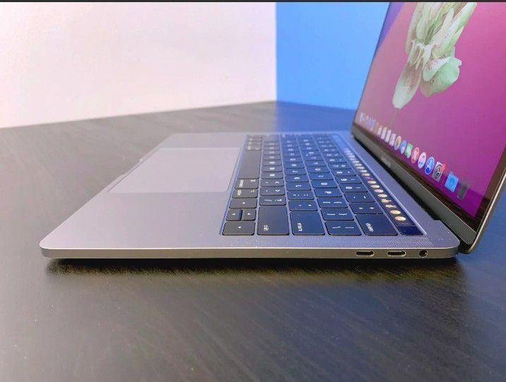 Apple Macbook Pro 15inch Laptop 
