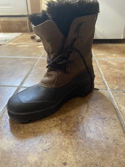 Ladies Size 9 Winter Boots Thumbnail