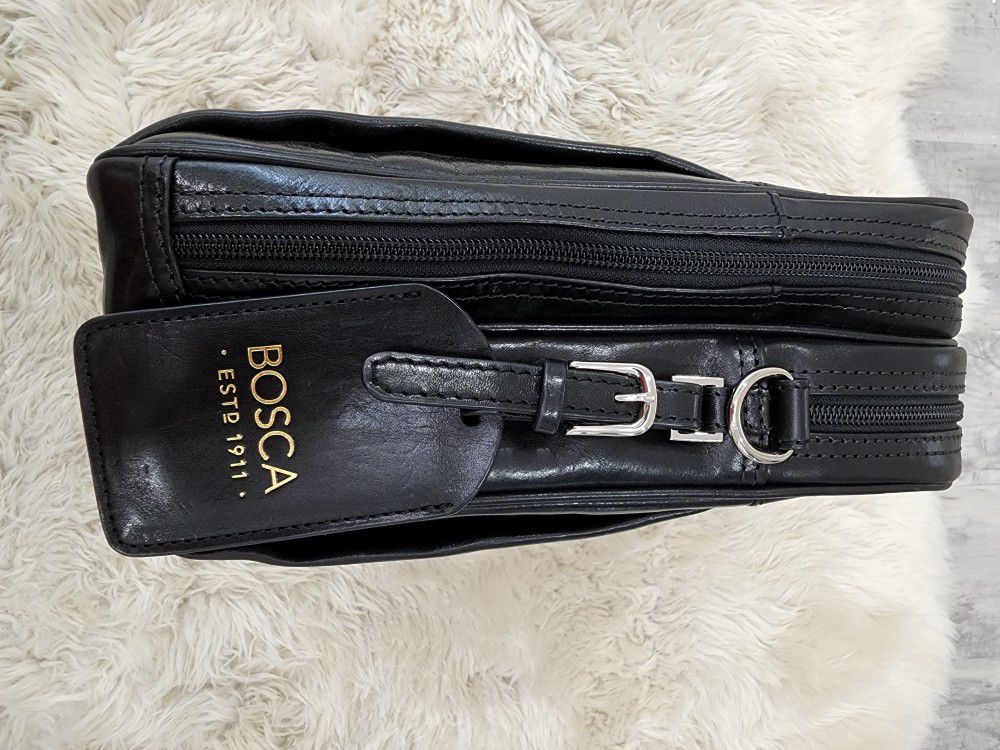 Bosca Leather Messenger Stringer  Laptop Bag