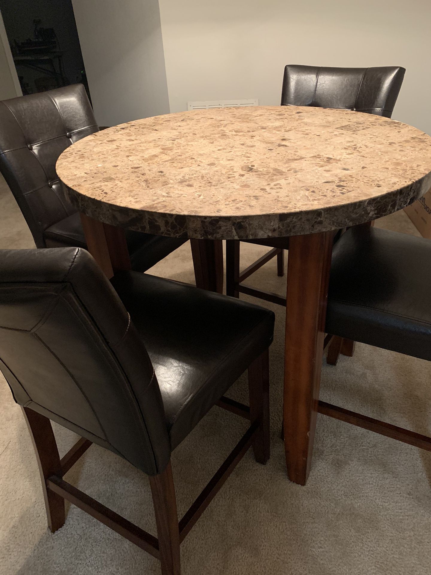 Dinning Room Round Pub Table /w Chairs