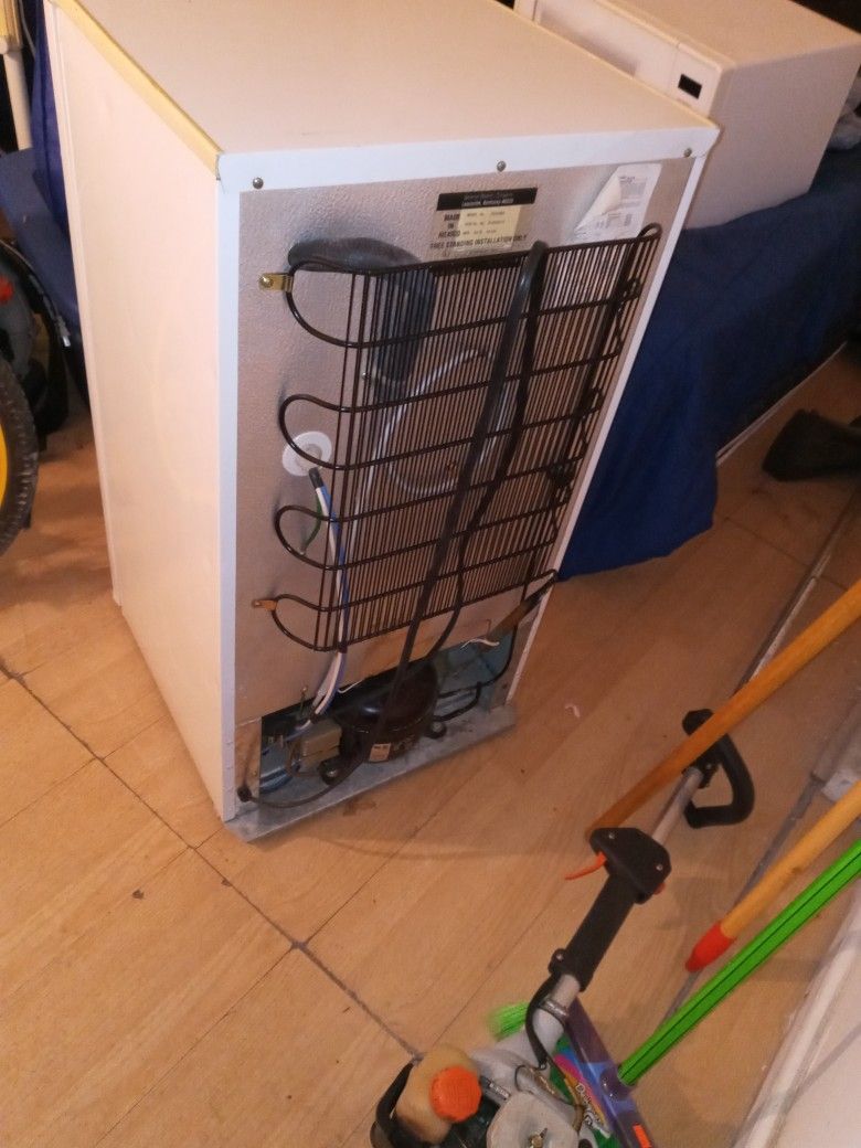medium fridge kenmore