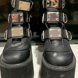 Demonias Boots Size 8 Thumbnail