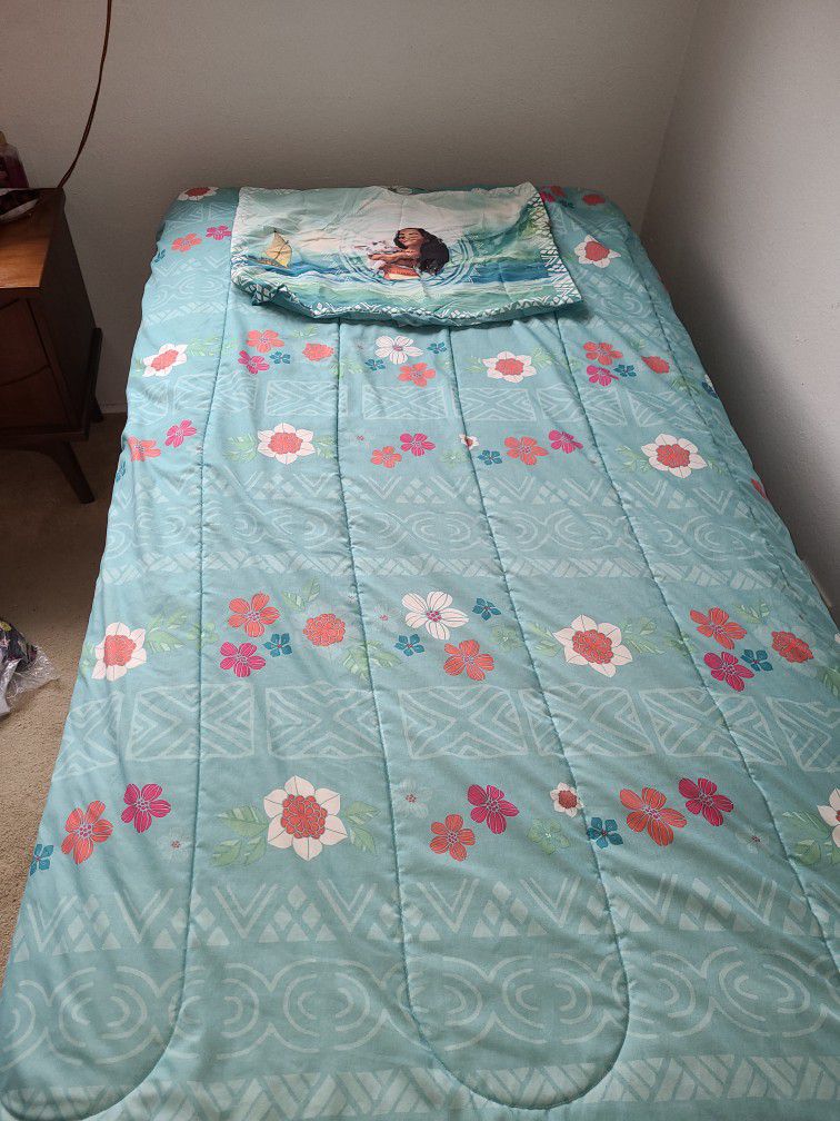 2 Sided MOANA Comforter & Pillow Case