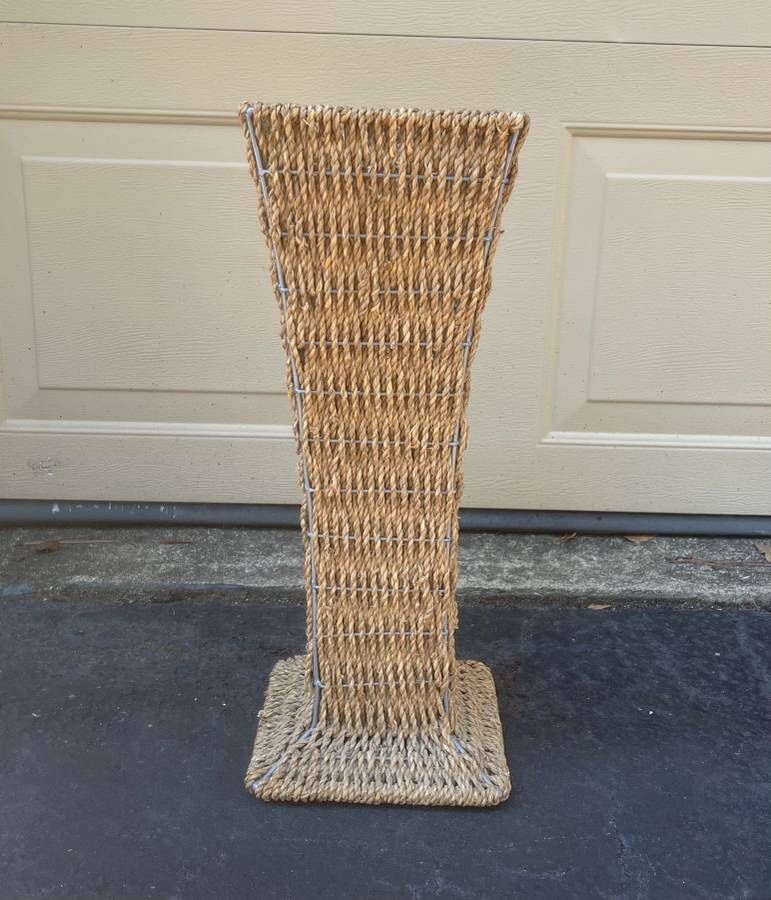 Decorative BoHo Wicker Rattan Floor Standing Flower Vase Planter Pot