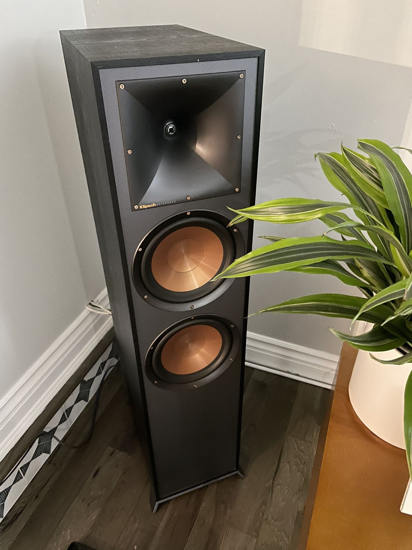 Klipsch R-820F Floorstanding Speakers - Pair!