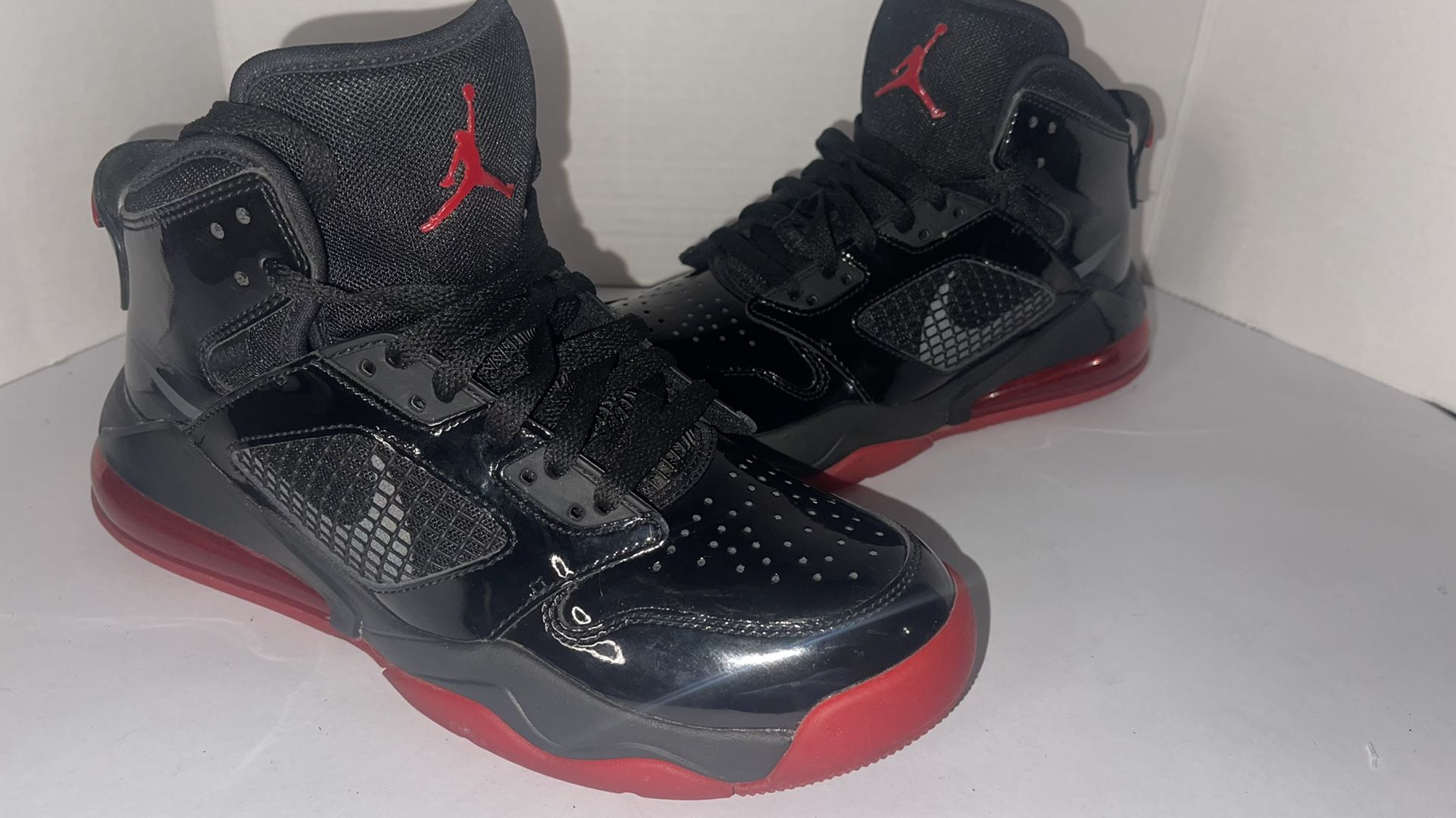 Jordan’s Mars Sneakers Size 7 Y for Sale in Dublin, OH