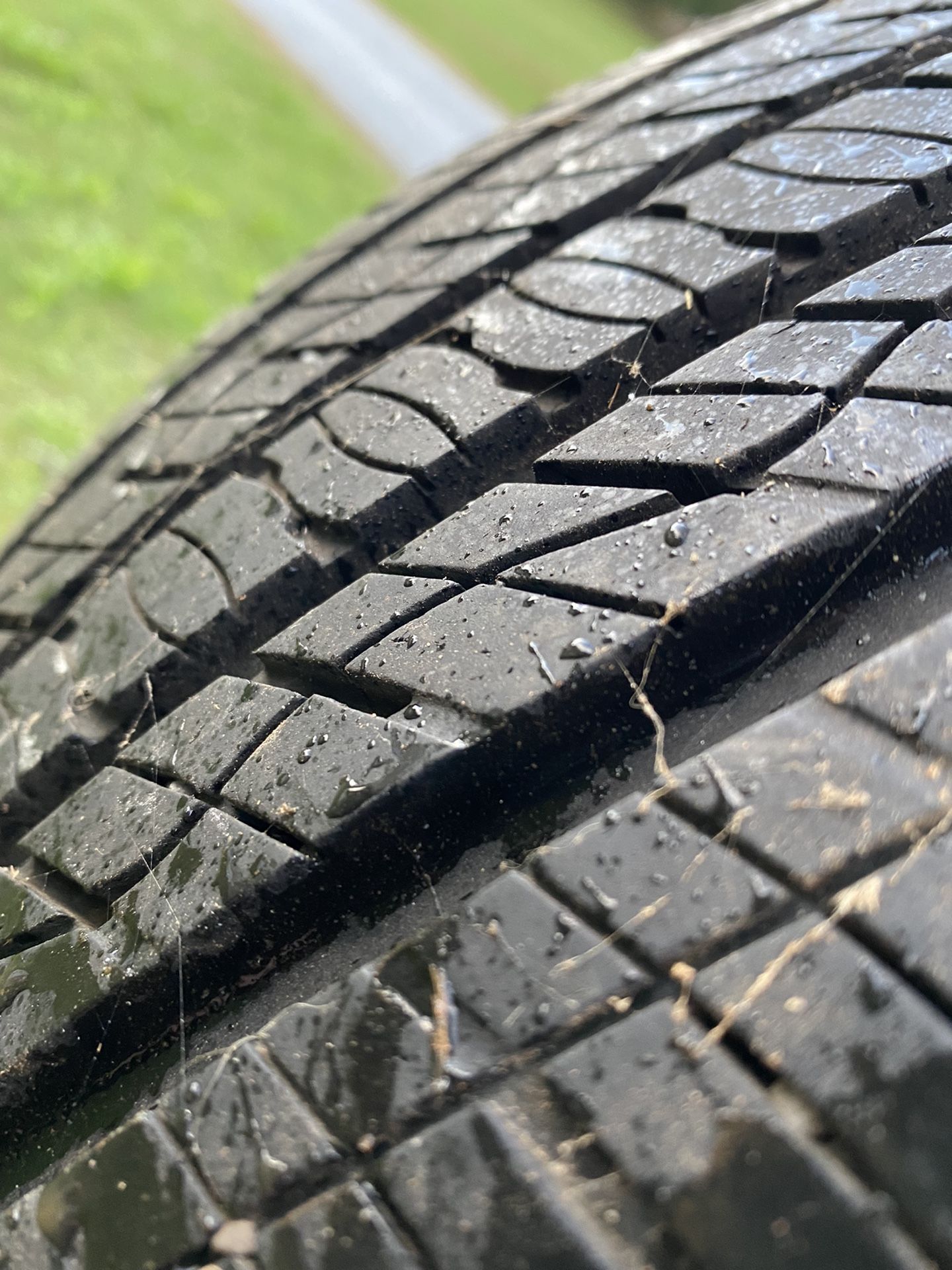 225/60/17 Matching Set Of Kumho's