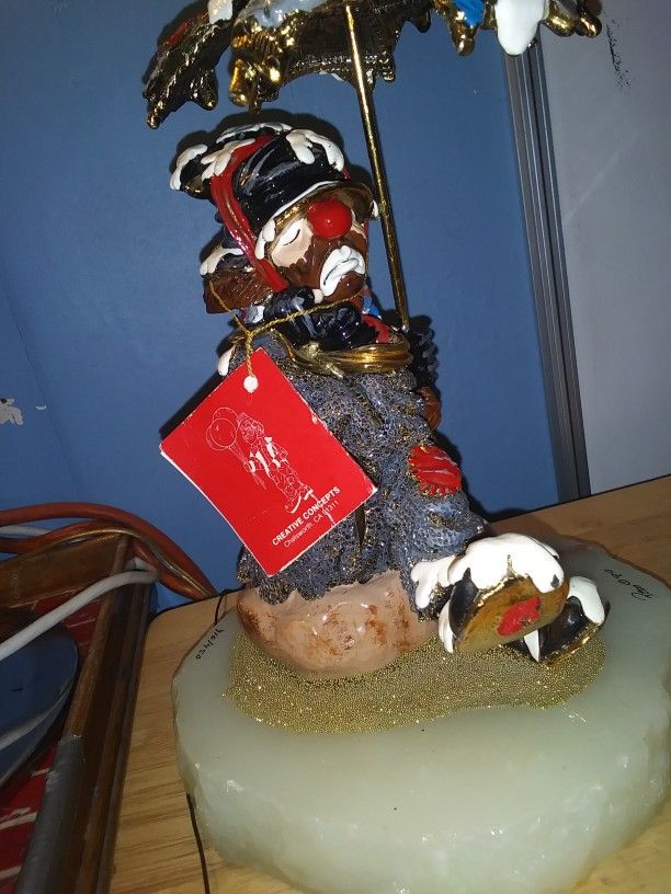 Ron Lee #716 Out Of#750 Batch Snowdrifter Clown Collecters Item. Brand New In Great Shape Its Original price Is $500 Only Asking For $300 Or Best Offe
