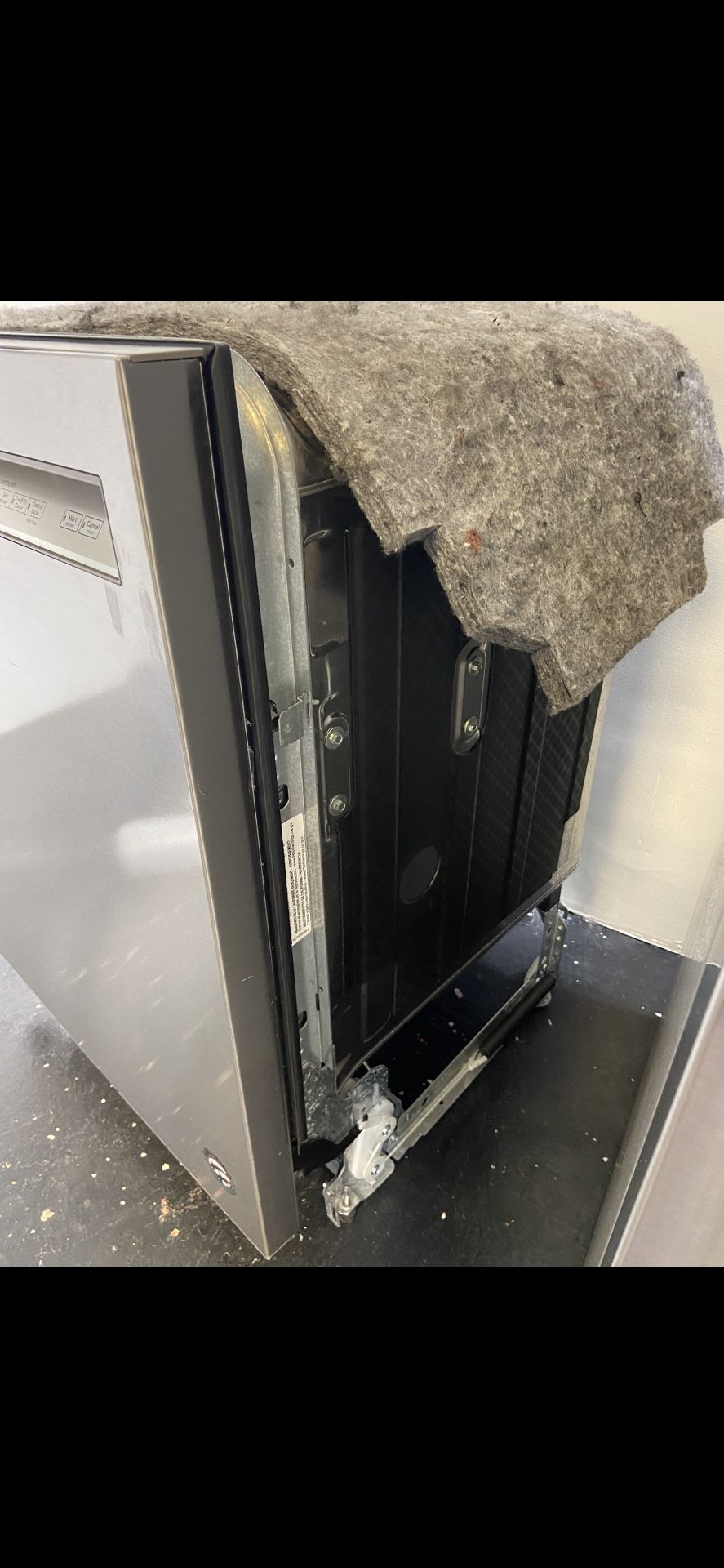 Pre Owned Scratch And Sent Dishwasher (kitchen Aid)