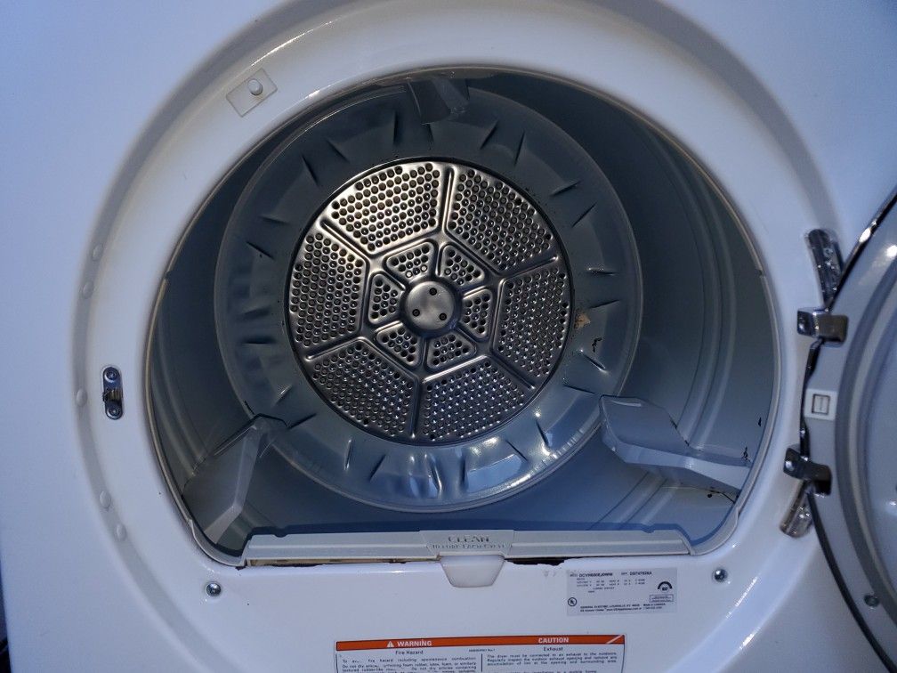 GE7.0 Cu.Ft. Super Capacity Electric Dryer ModelDCVH680EJ1WW *Needs