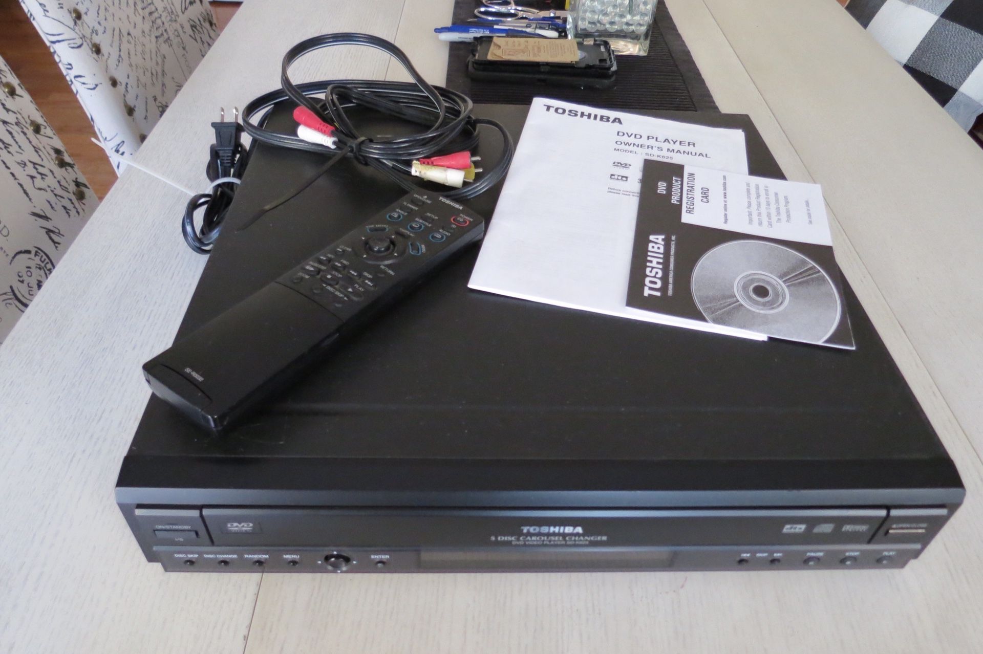 Toshiba 5 Disc DVD player with Remote AV Cord and Owner’s Manual