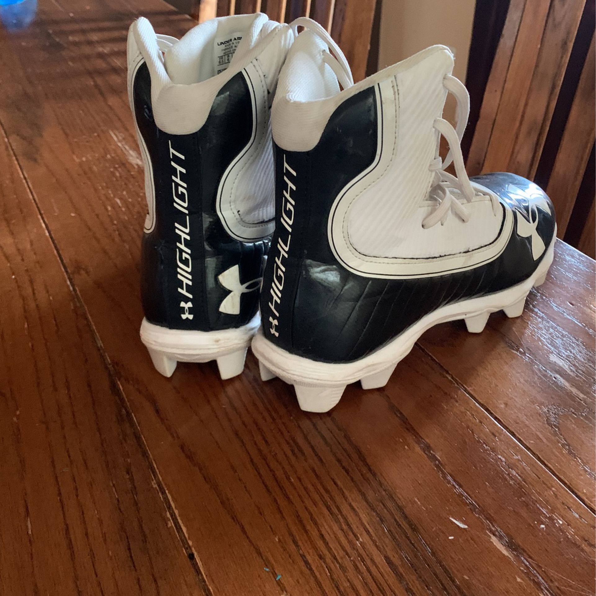 Under Armor Football Cleats Size 6.5