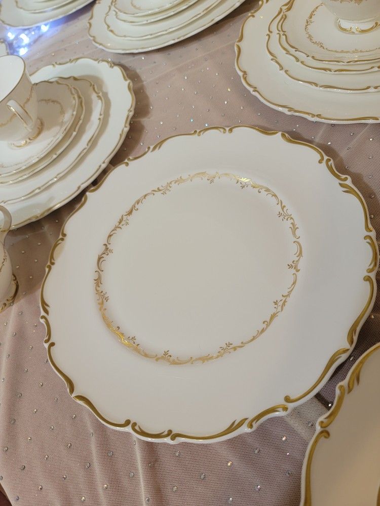 Royal Doultan Full Set Of Fine Bone China