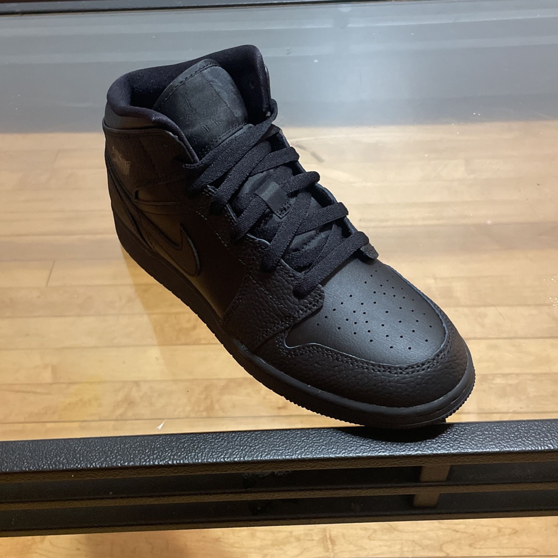 7y Black Air Jordan 1 Mid (GS)