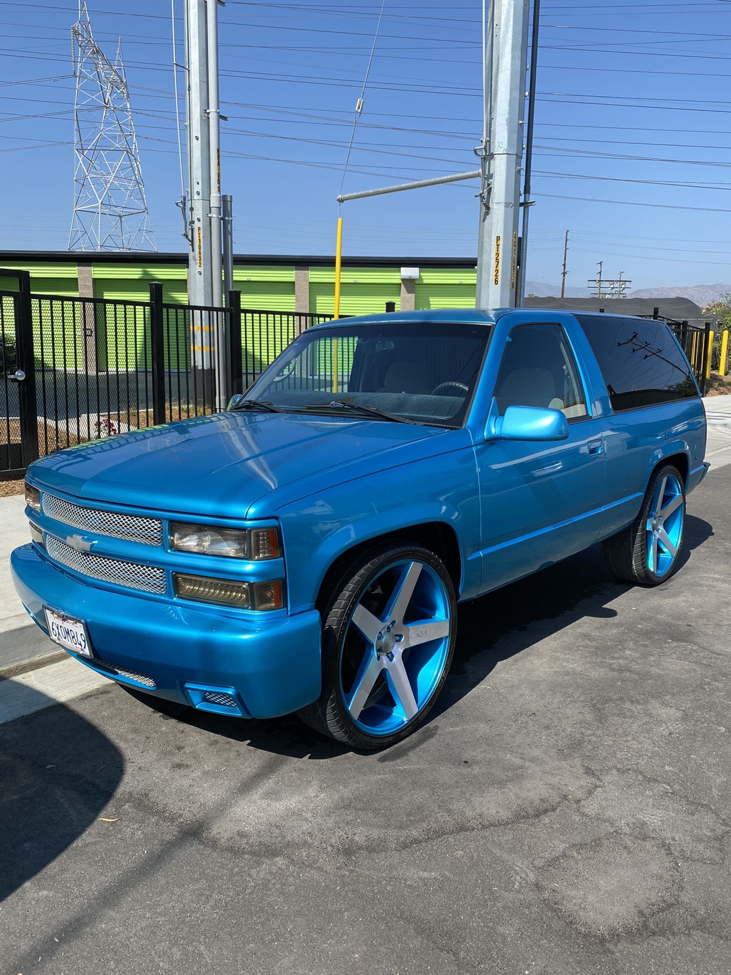 98 Chevy Tahoe 2 door for Sale in Los Angeles, CA - OfferUp