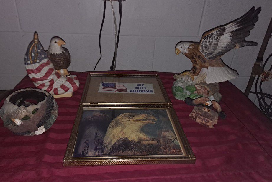 Framed Eagle Picture Of Twin Towers Burning & 4 Ceramic Eagle Figurines Asking $10  For ALL 