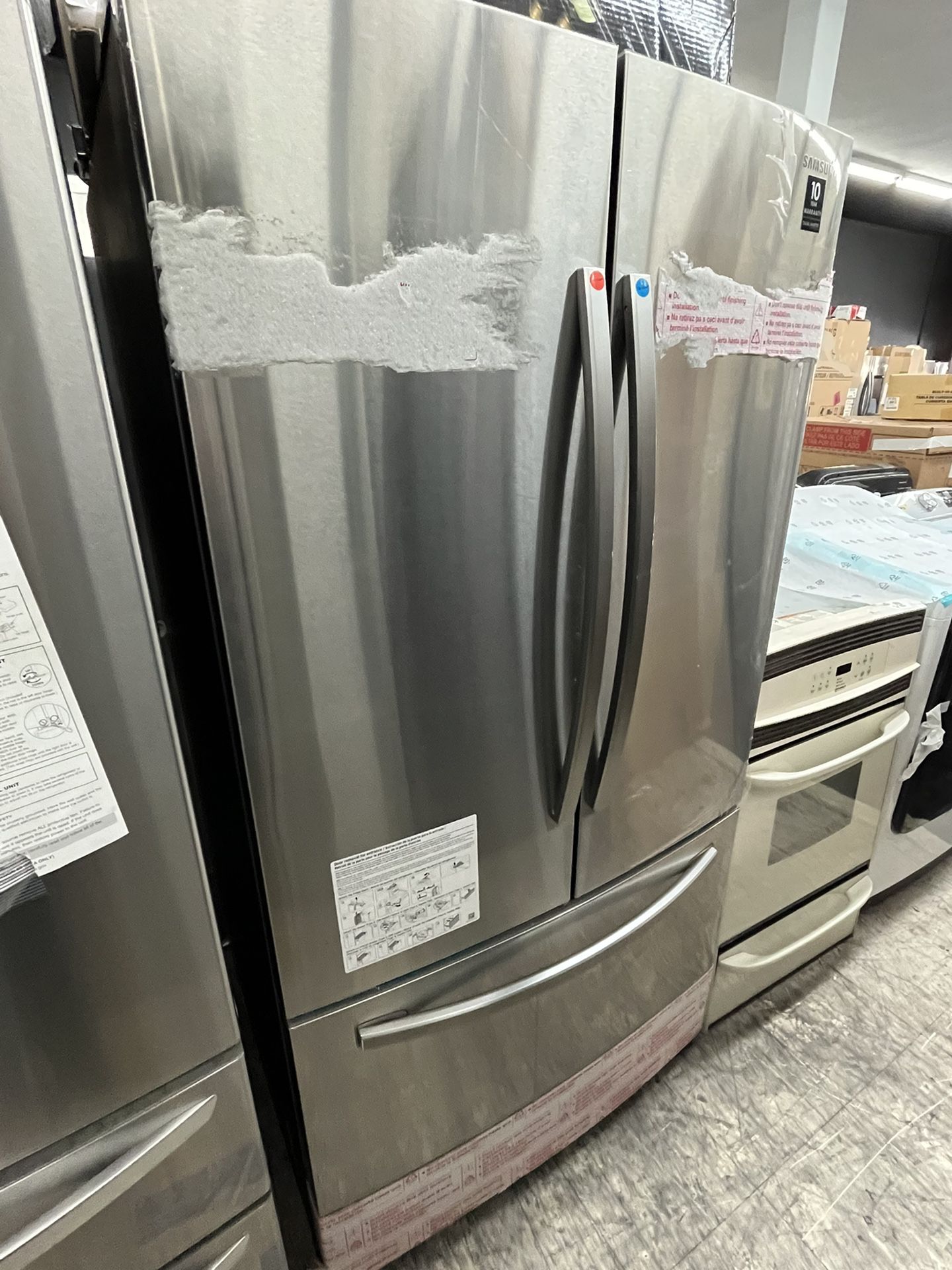 Samsung French Door Refrigerator With Ice Maker And Water Pitcher