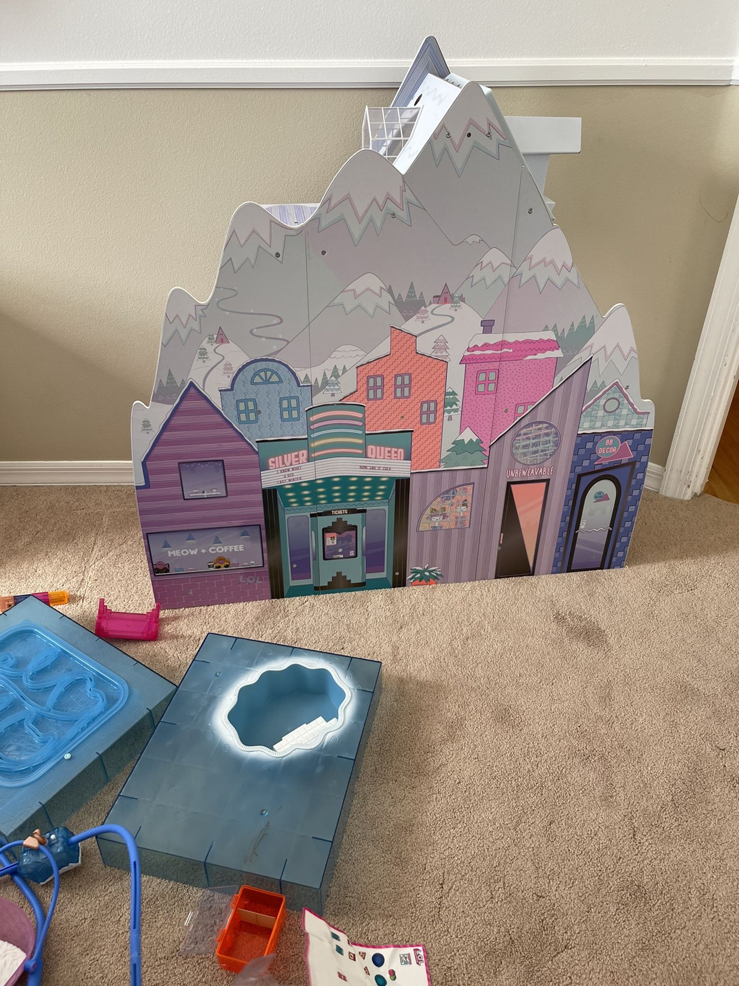 L.O.L. Surprise! Winter Disco Chalet Lol Dollhouse