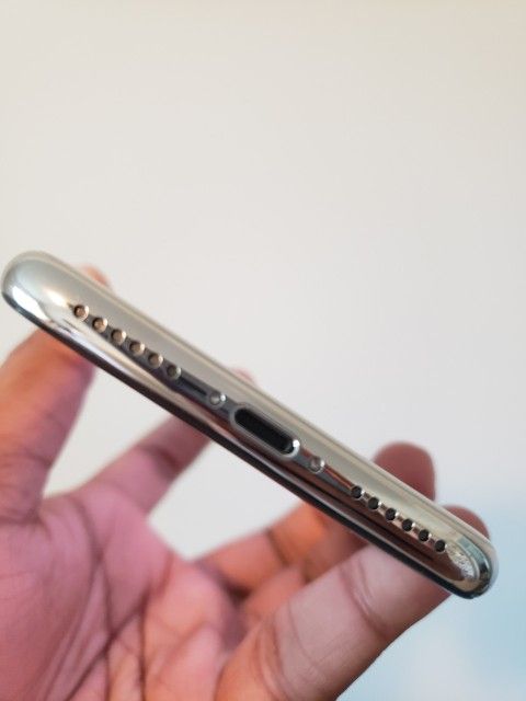 iPhone X , Unlocked for All Company Carrier, Excellent Condition like New