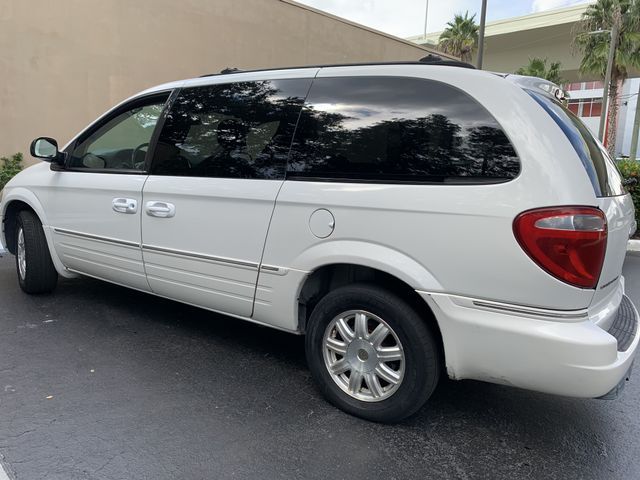 2006 Chrysler Town & Country