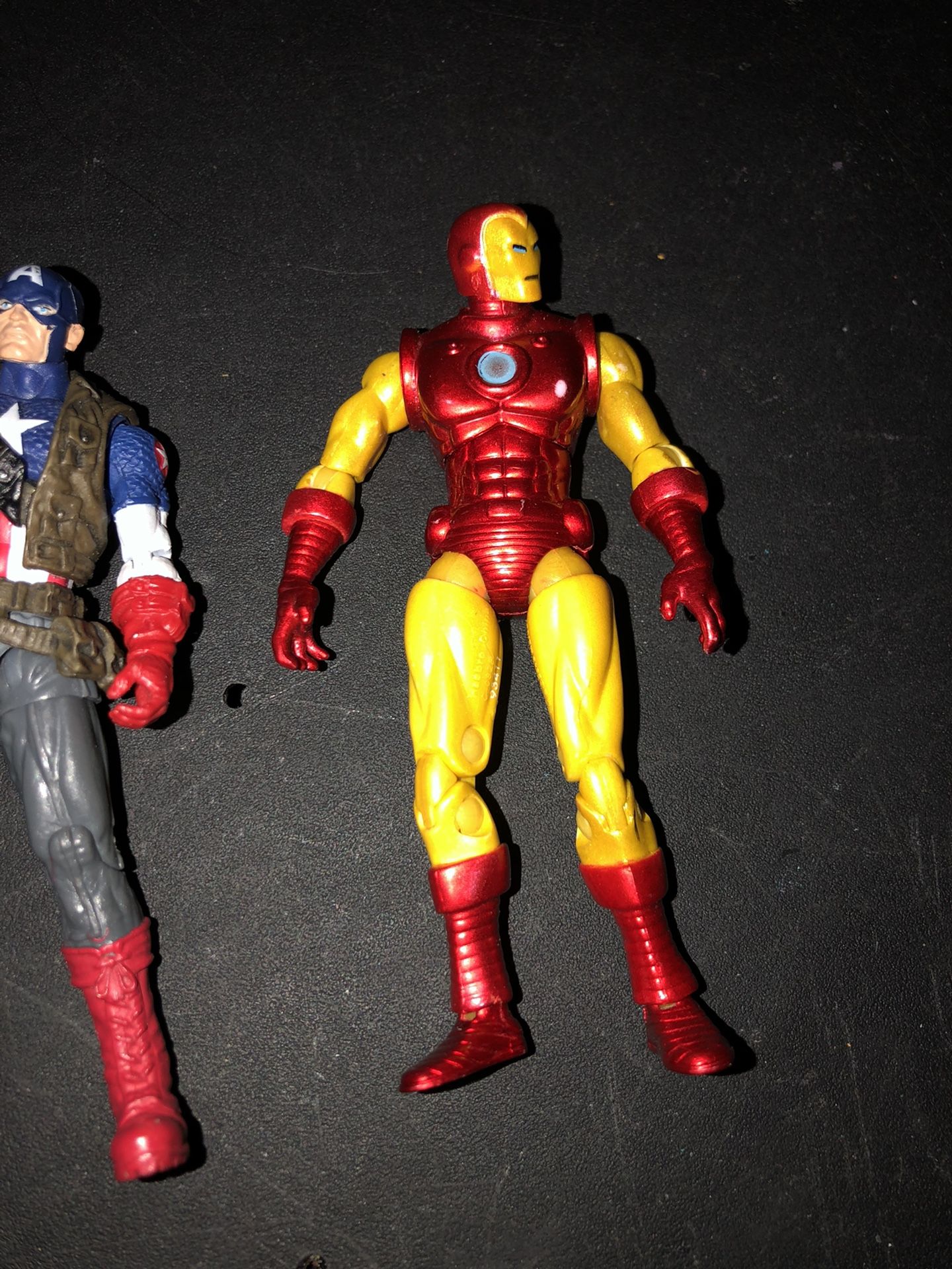 Marvel Universe 3.75 Captain America Iron Man Lot Of 2