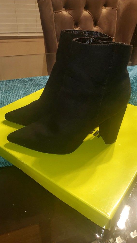 black booties women’s shoes Size 7.5