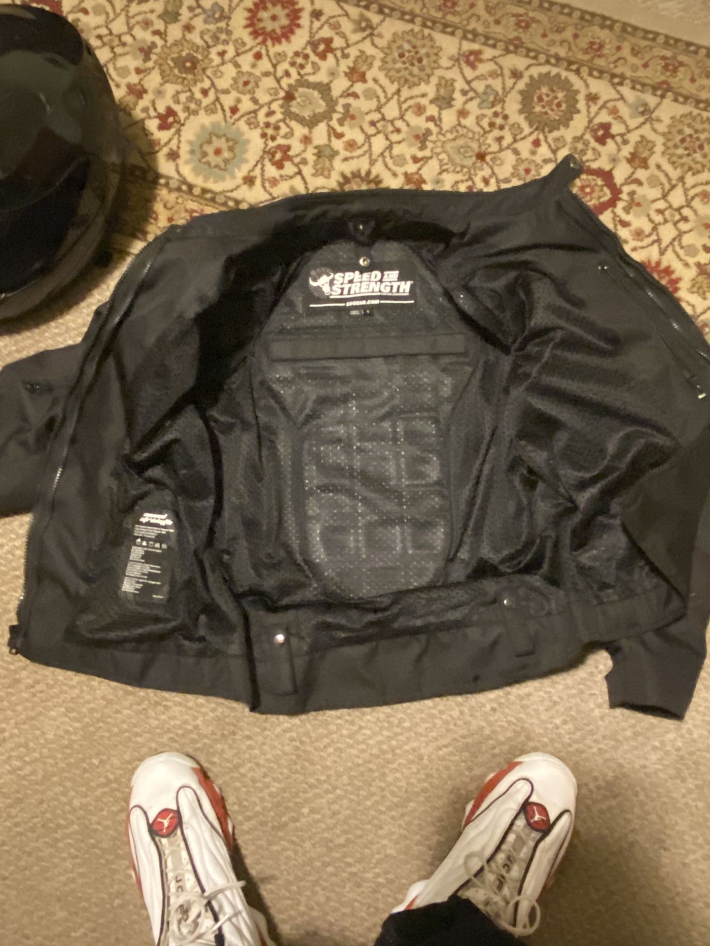 Street Bike Jacket Perfect Condition Never Used Still Has All The Pad’s  Nice Condition 