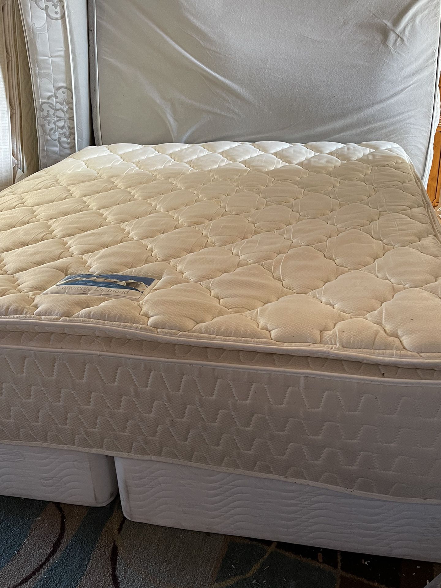 USED KING SIZE SERTA PILLOWTOP MATTRESS WITH BOX SPRING
