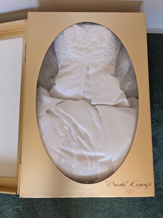 Wedding dress Size 4