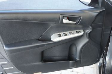 2012 Toyota Camry Thumbnail