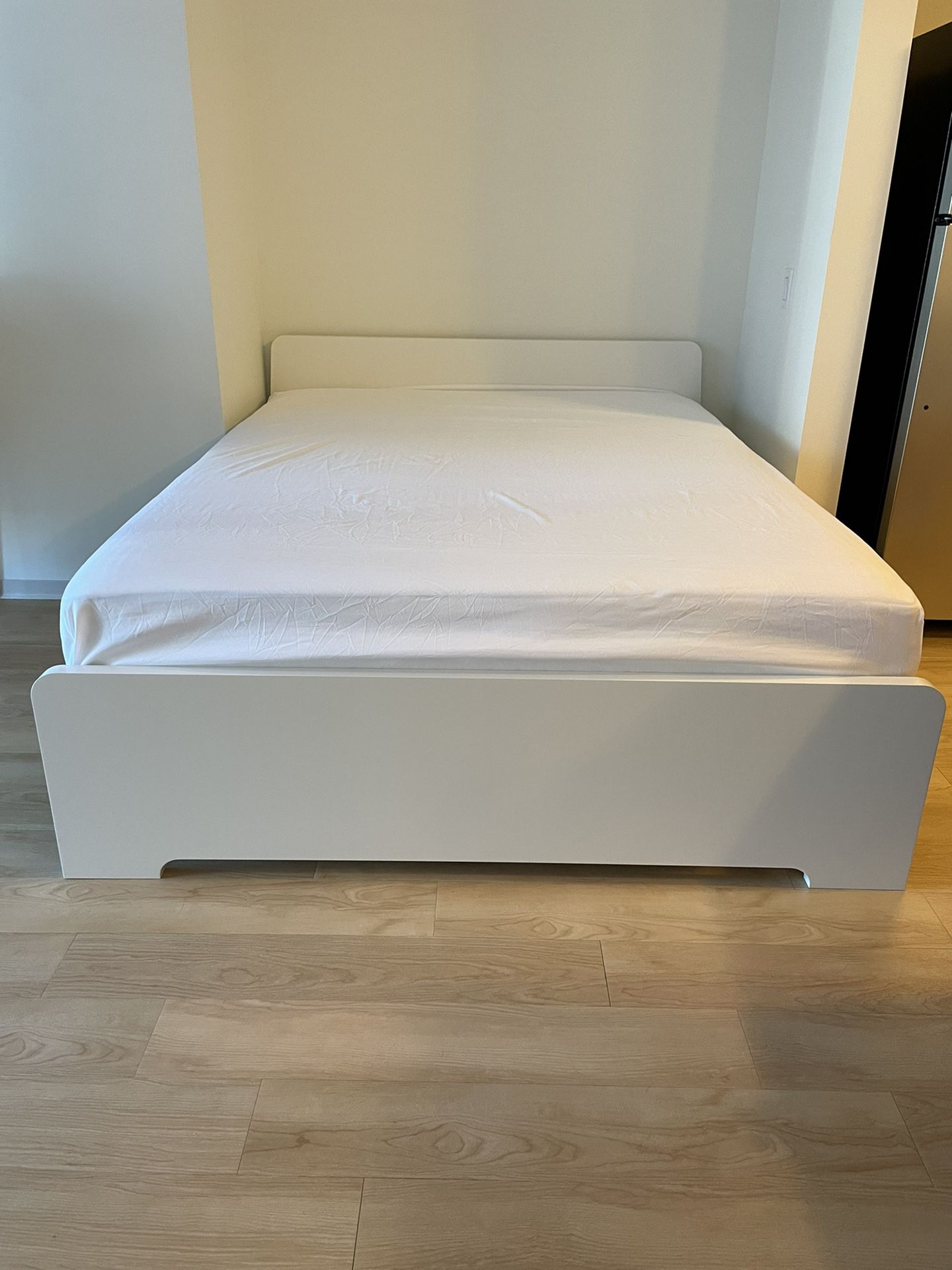 IKEA MALM Bed Frame Queen Size