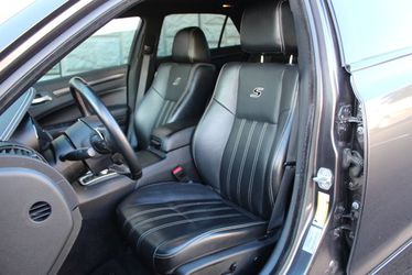 2016 Chrysler 300 Thumbnail
