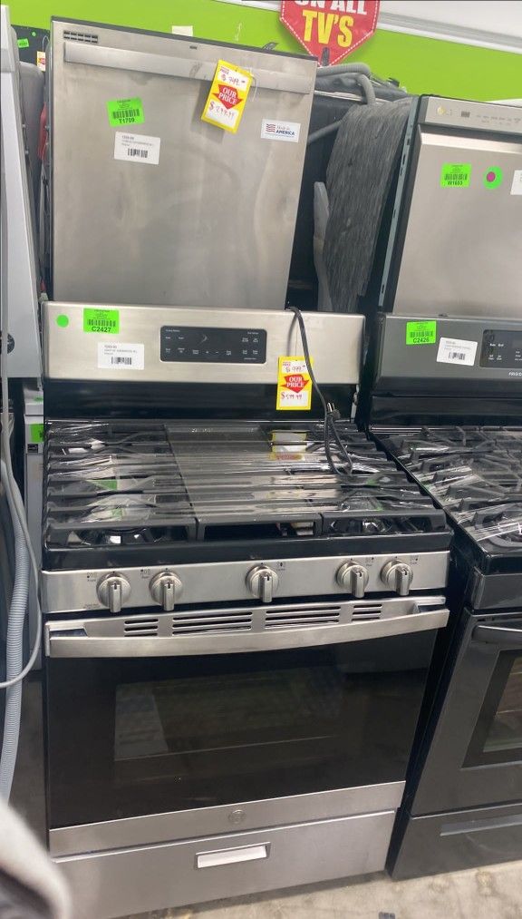 GE JGBS66REKSS 30 in. 5.0 cu. ft. Stove 56 for Sale in San Antonio, TX
