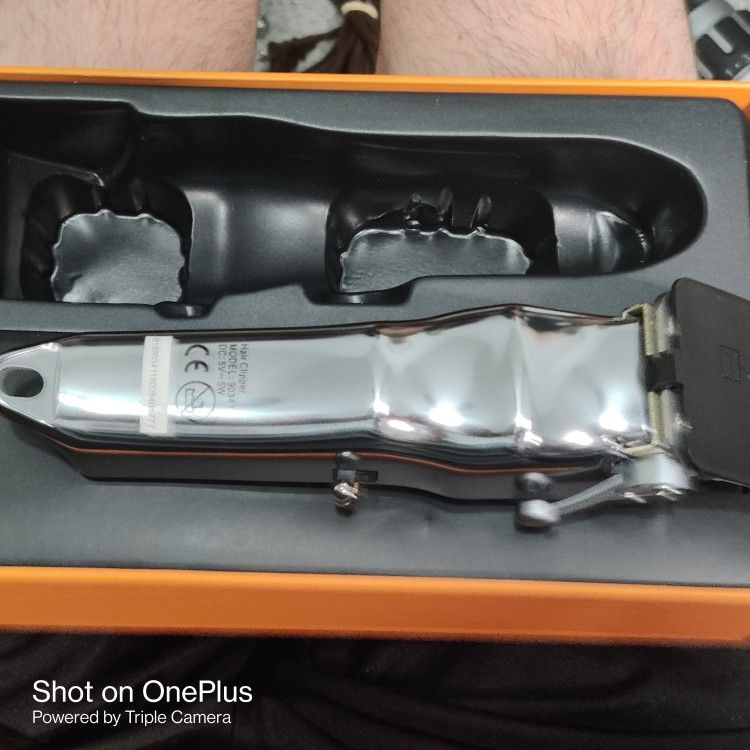 Cordless Rechargeable Hair Clippers With Guards,