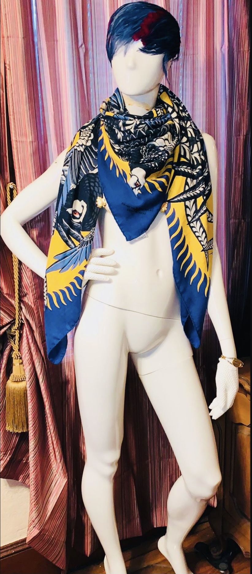 MANNEQUIN ADULT WOMEN FULL BODY with ALL REMOVABLE LIMBS SMOOTH HIGH GLOSS RESIN on STEEL & TEMPERED GLASS STAND Made In NYC ORIGINAL PRICE $300