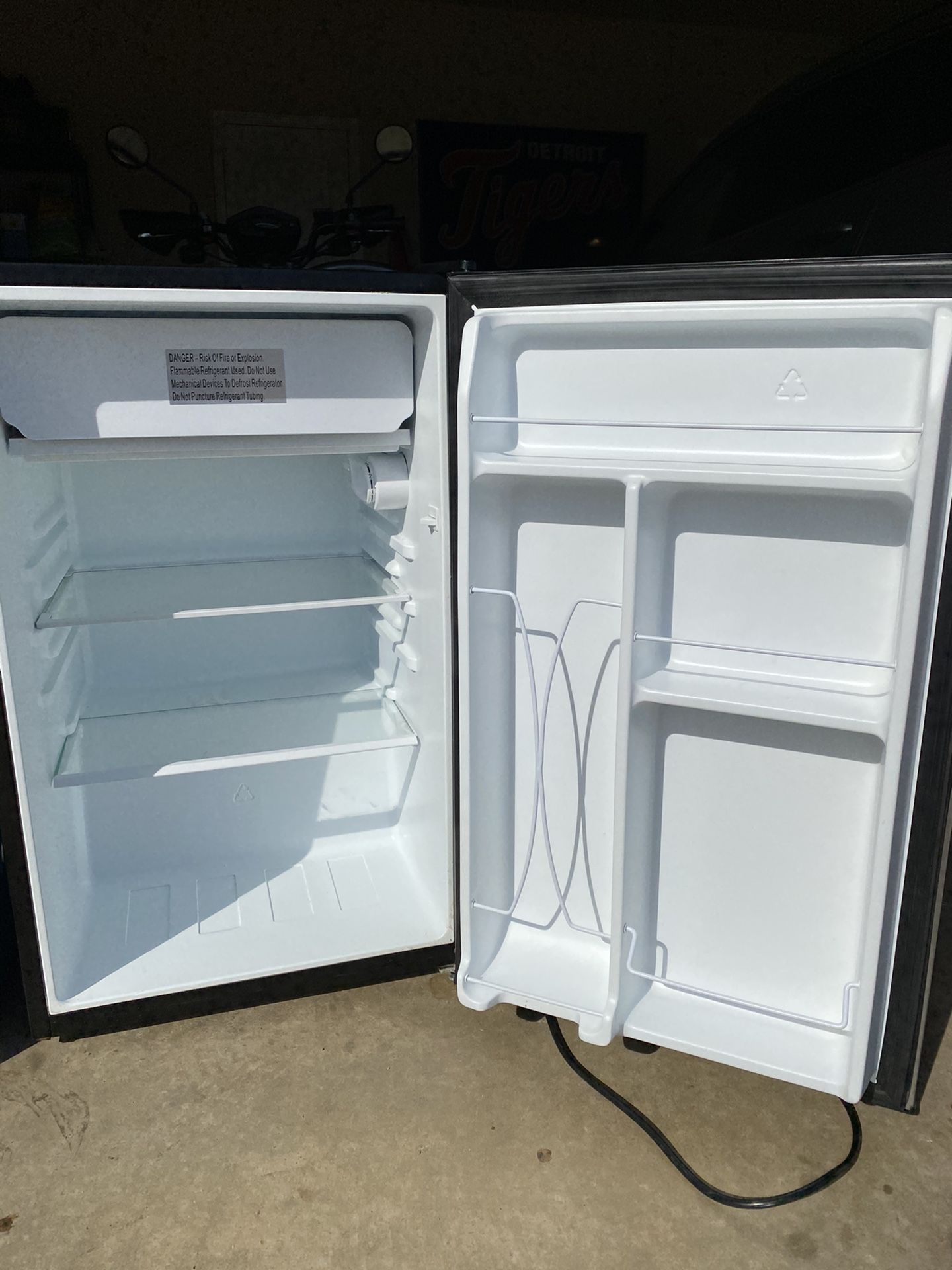 Whirlpool mini fridge