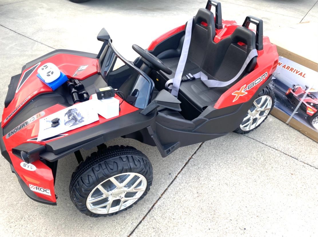 BRAND NEW Polaris Slingshot 2seater 12volt Remote Control Model Electric Kid Ride On Car Power Wheels  - NEWEST MODEL Work with iPhone 📲 App