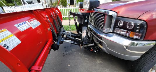 Snow Plow Truck And Spreader  With 3 Places 5yrs Contract  Thumbnail