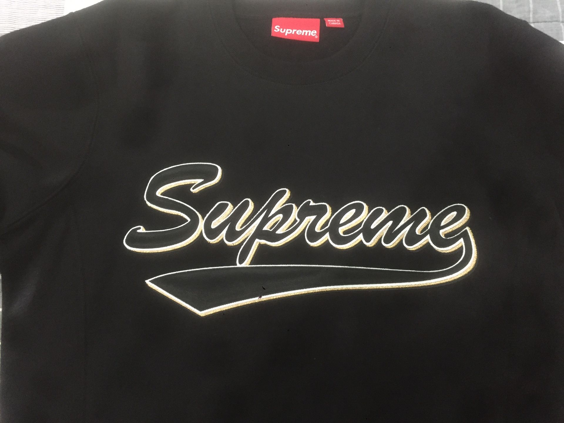 SUPREME CREWNECK