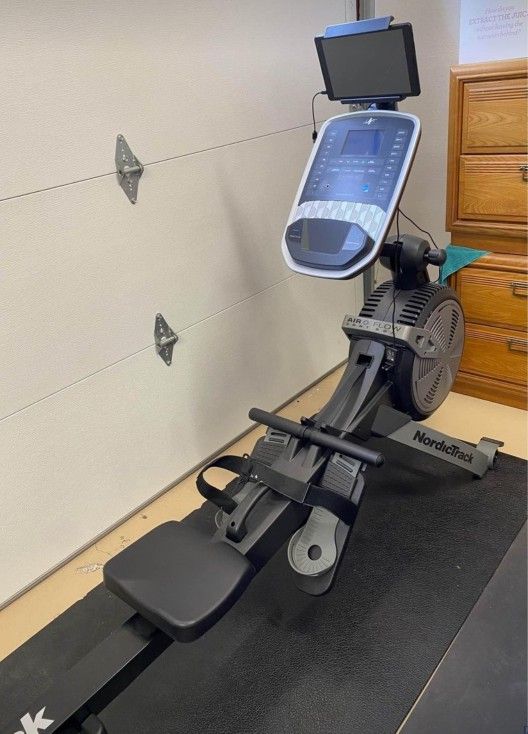 NordicTrack RW500 Rowing Machine