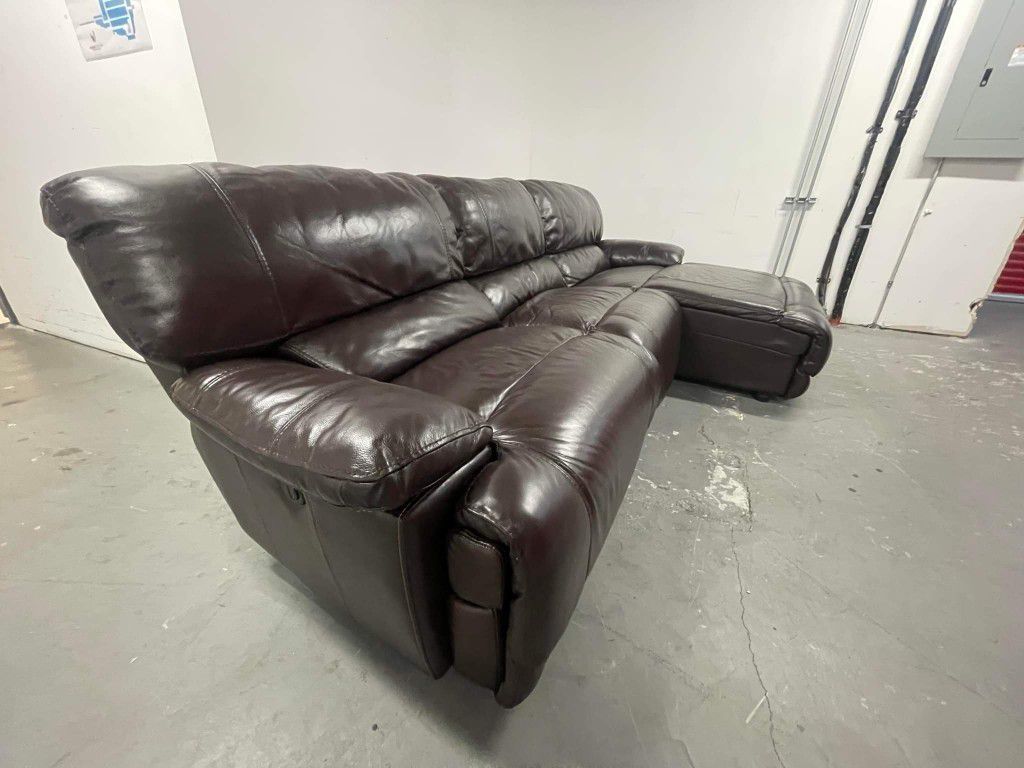 Sectional couch With Electric Recliner 