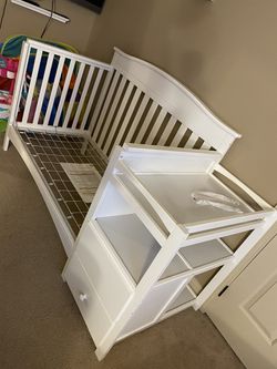 Baby Crib With Changing Table - Bed Convertible  Thumbnail