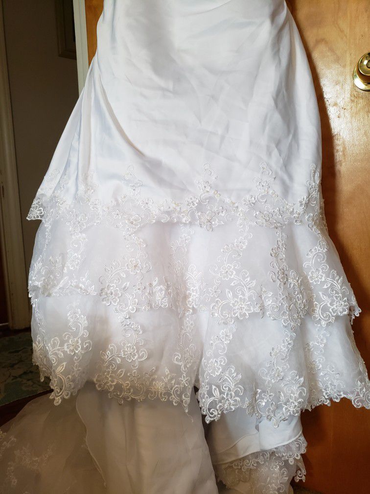 David's Bridal Mermaid Style Petite Wedding Gown  2P