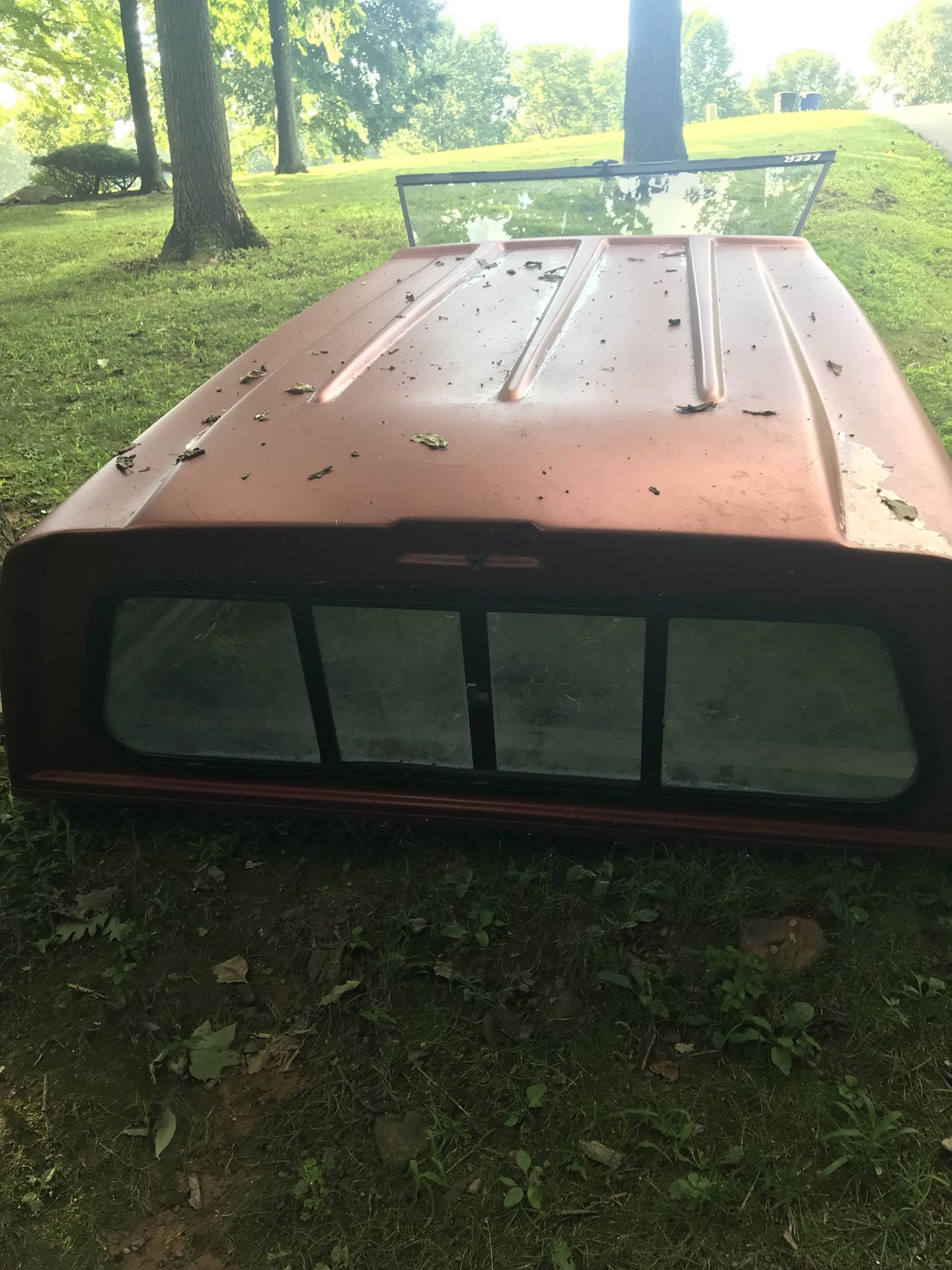 Leer Pickup truck cap for bed. In good condition. for in Glen Arm, MD OfferUp