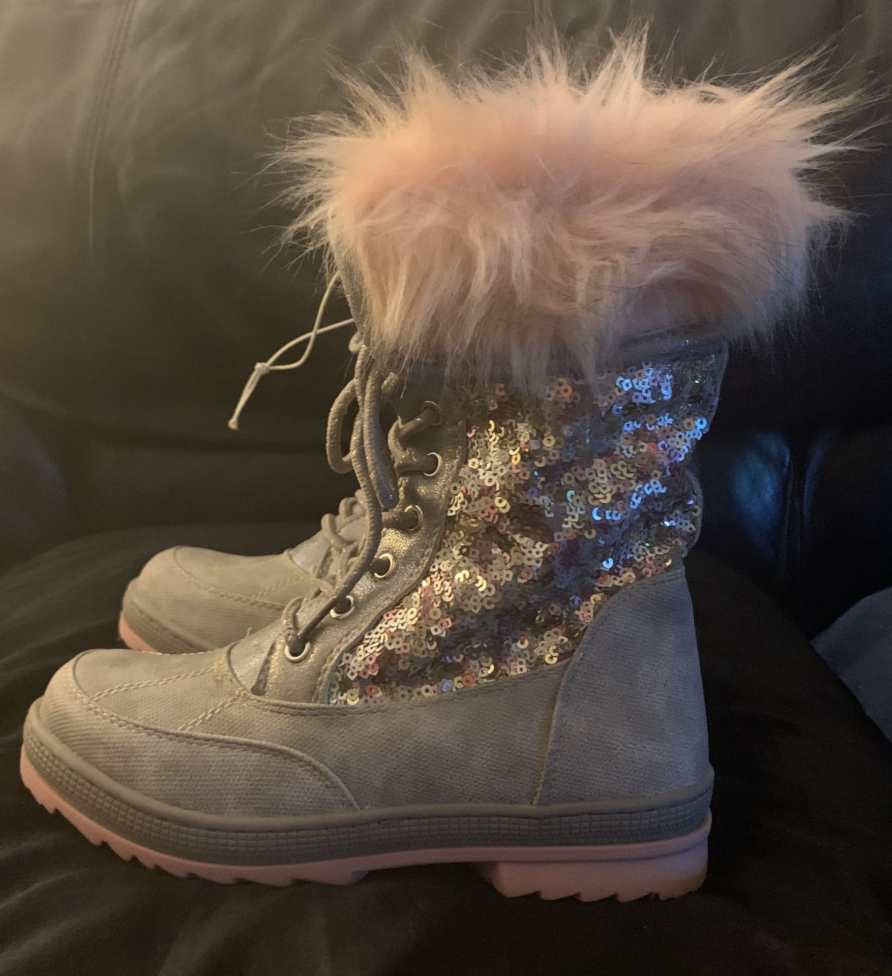 Brand new with tags girls justice brand boots , size 4