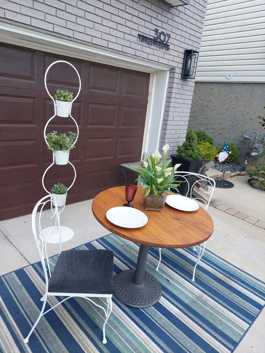 Bistro Table And Chairs