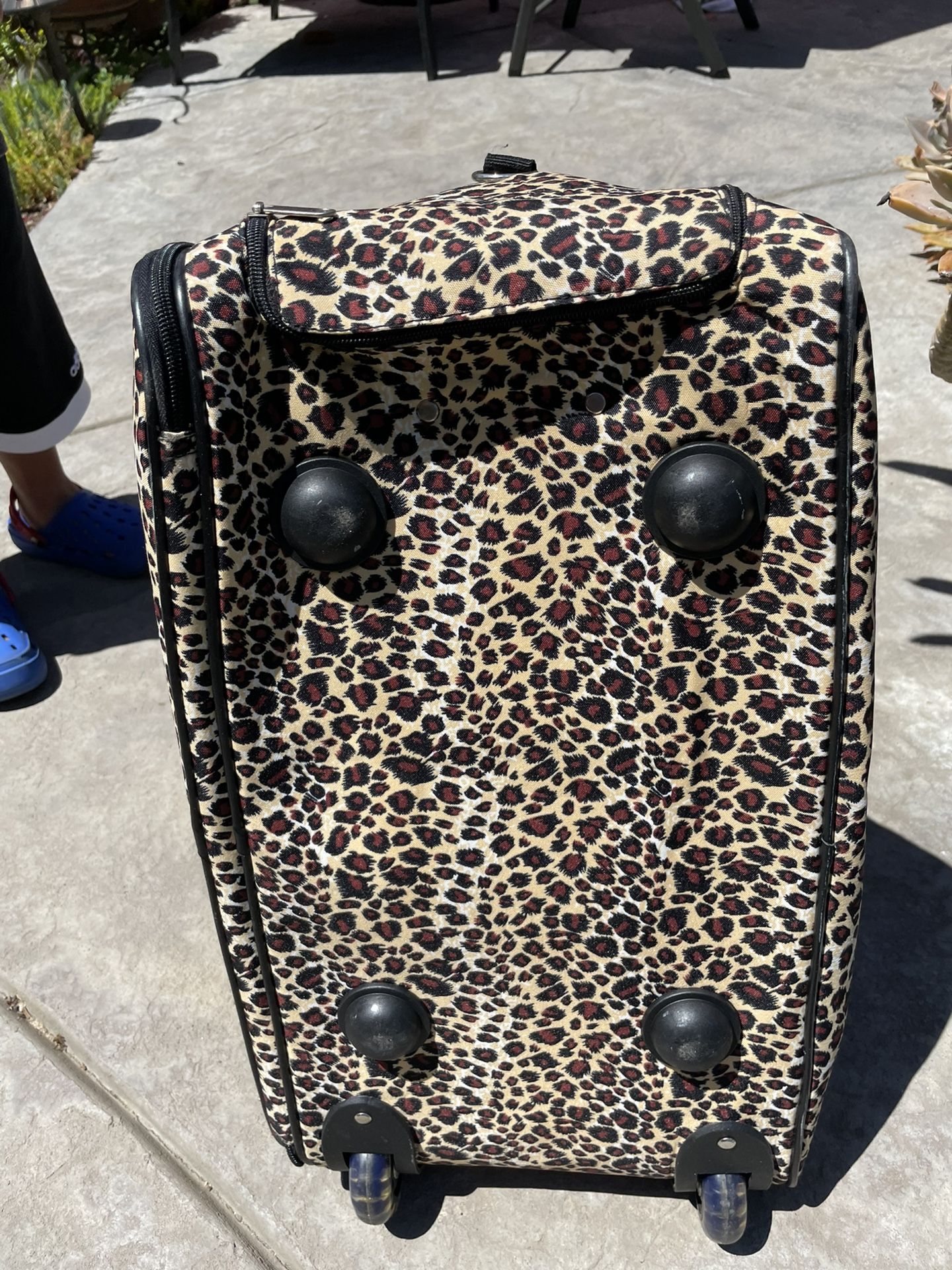 Weekend Leopard Traveling Bag