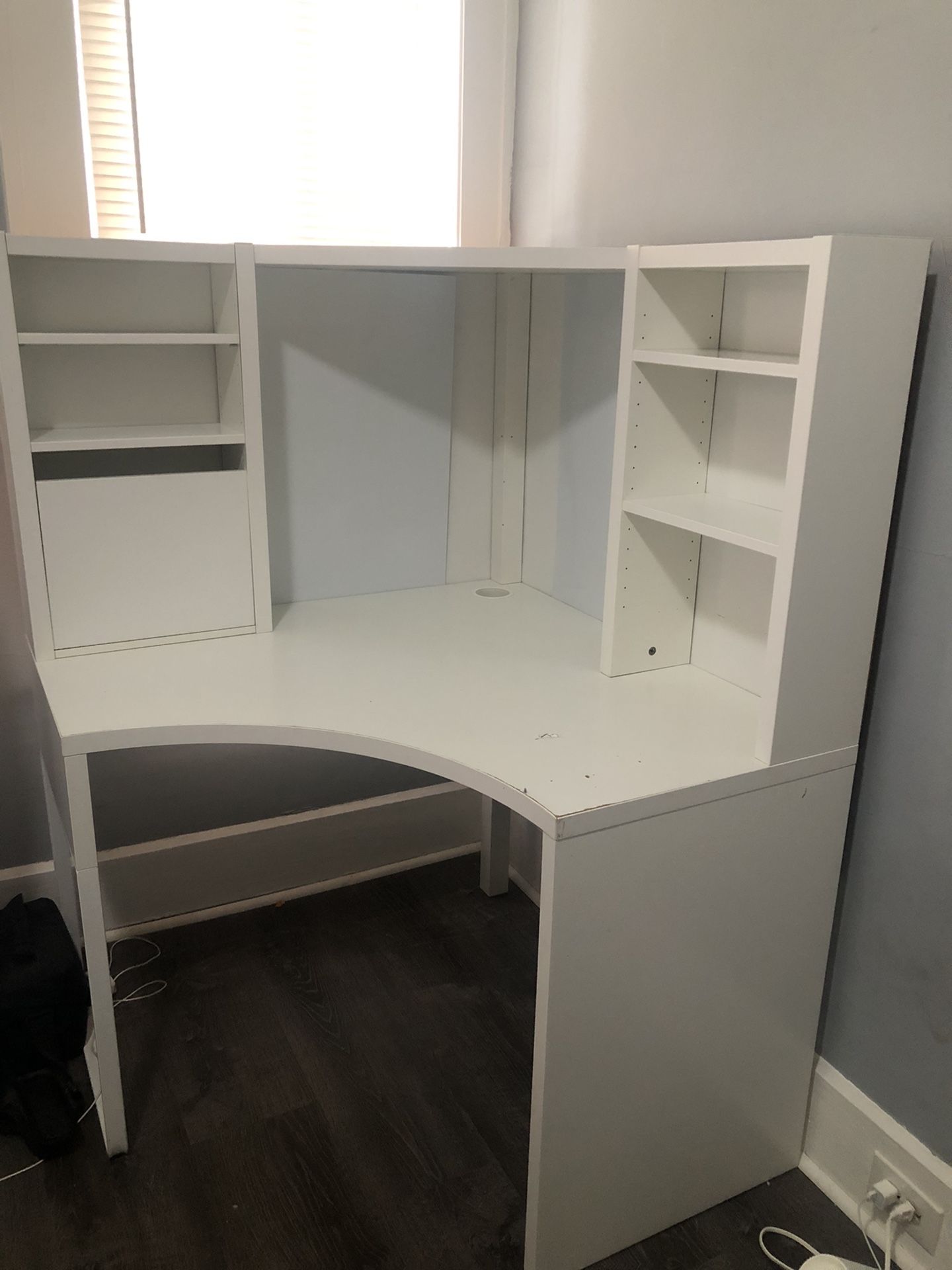 Corner Workstation